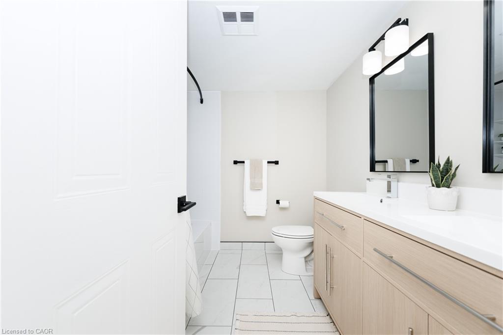1004-1270 Maple Crossing Boulevard Property Photo 23