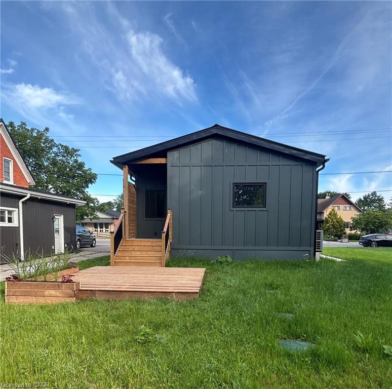 215 Winstanley Street Property Photo 6