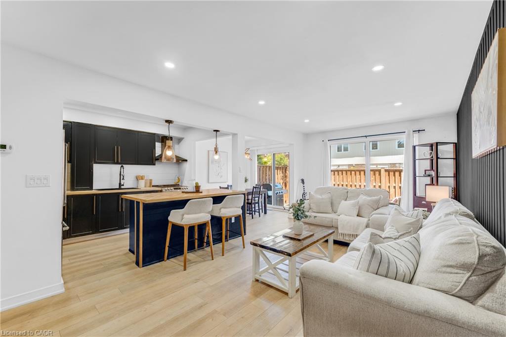 5275 Banting Court Property Photo 10