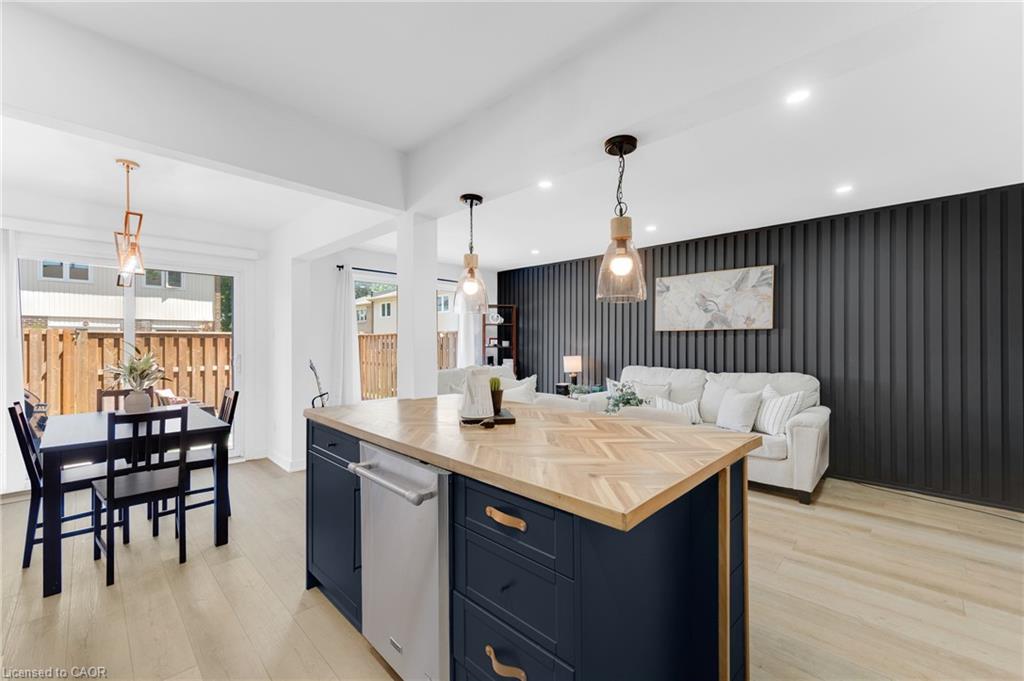 5275 Banting Court Property Photo 17