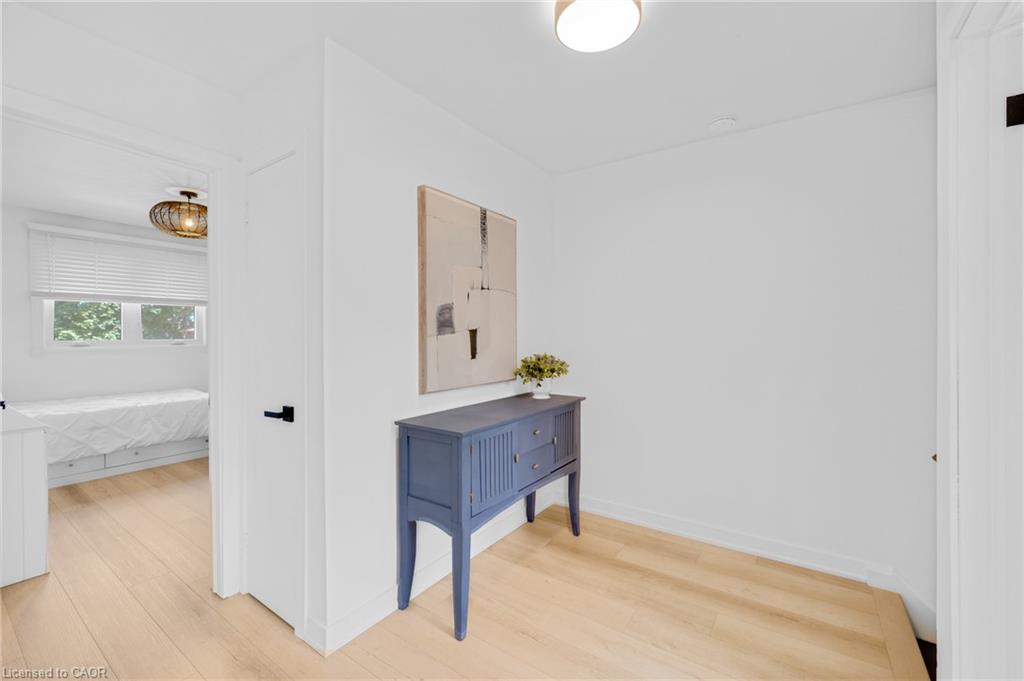 5275 Banting Court Property Photo 19