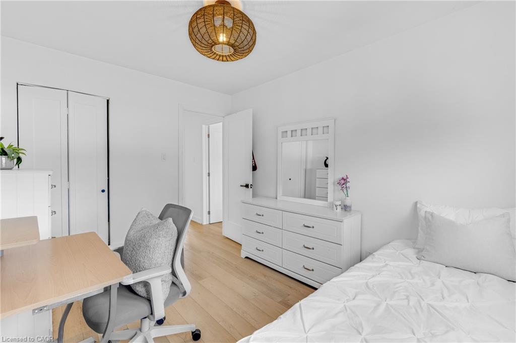 5275 Banting Court Property Photo 23