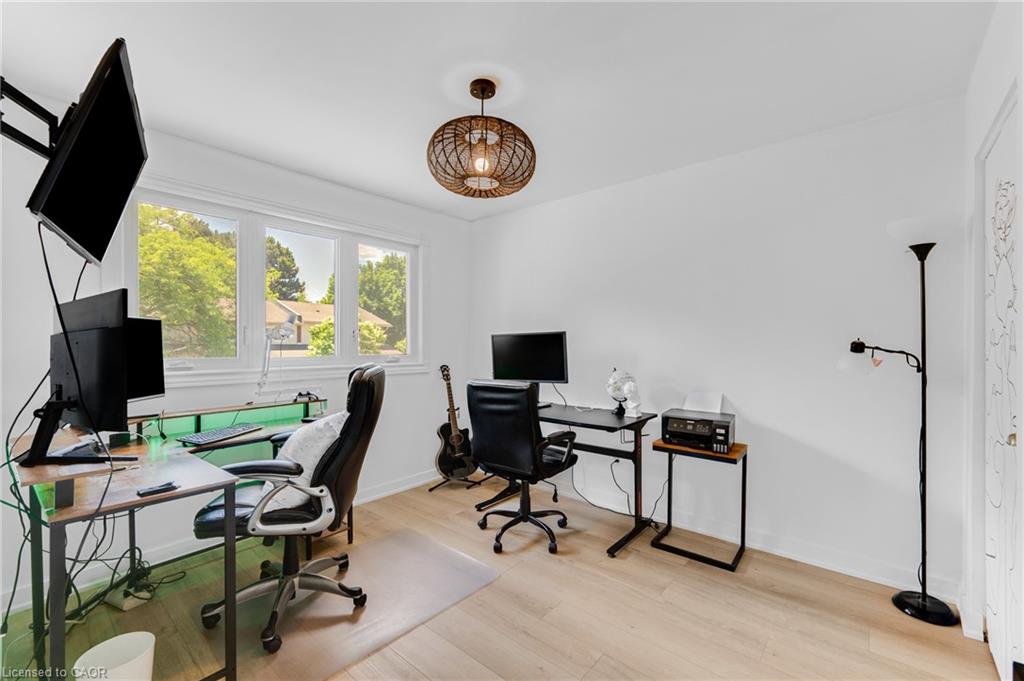 5275 Banting Court Property Photo 26