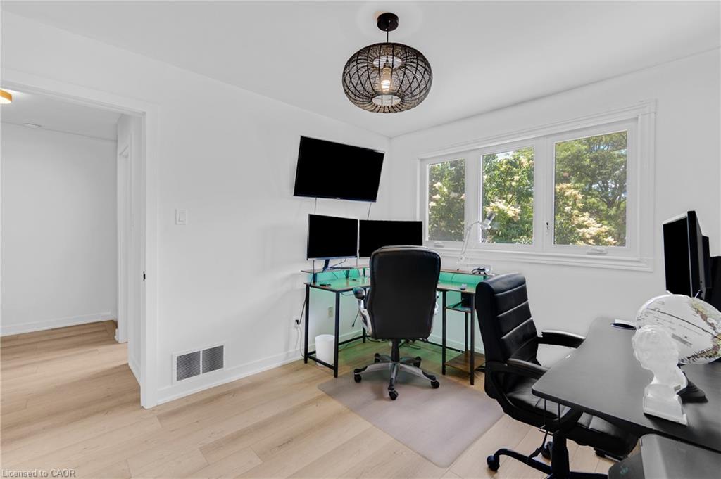 5275 Banting Court Property Photo 27