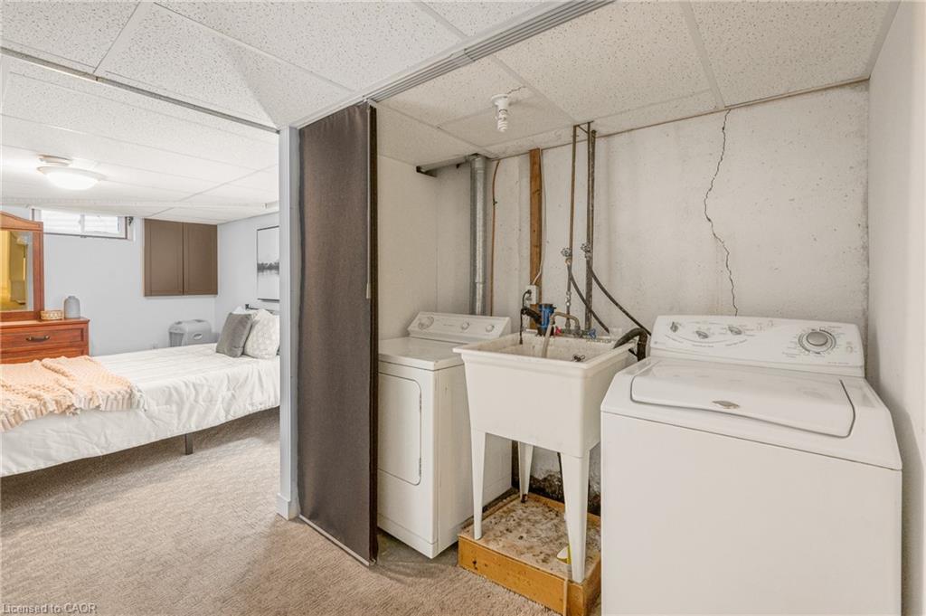 5275 Banting Court Property Photo 29