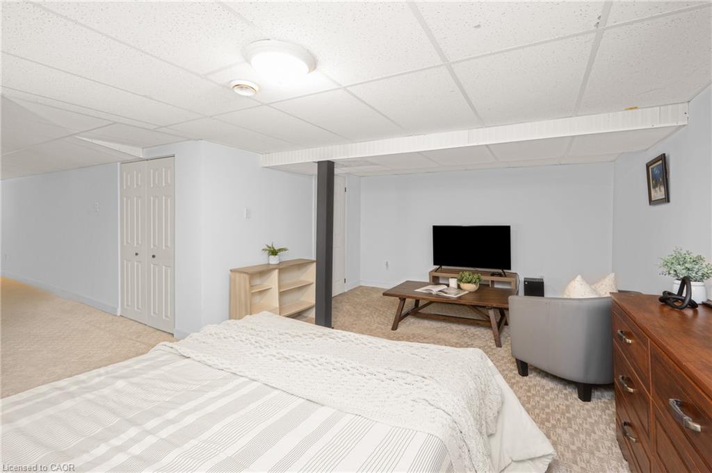5275 Banting Court Property Photo 32