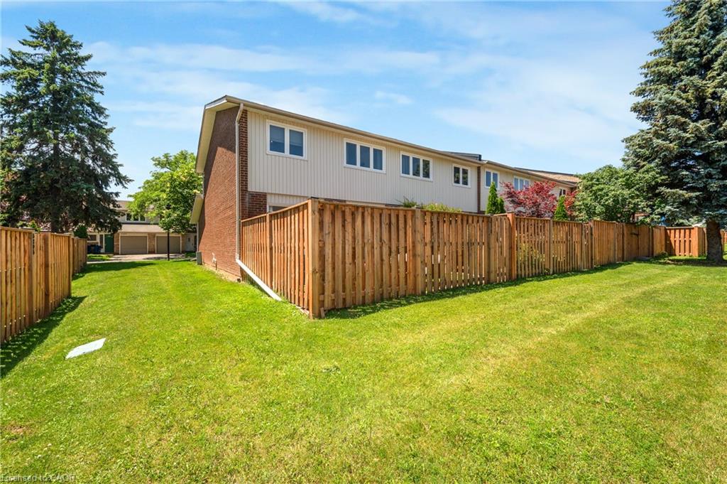 5275 Banting Court Property Photo 33