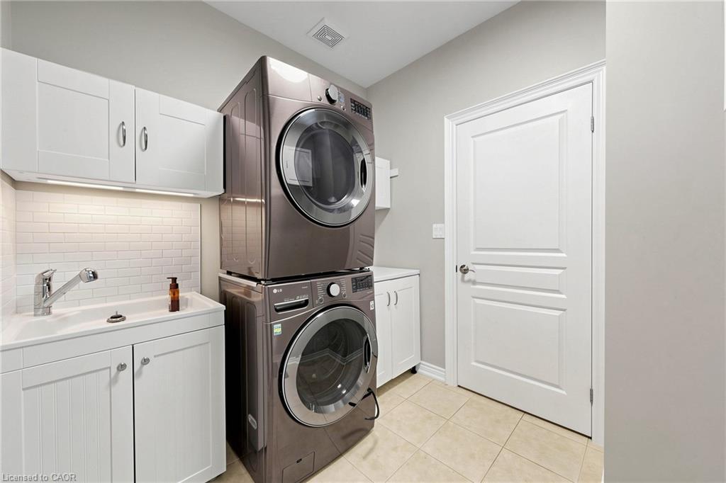 18 Gateway Avenue Property Photo 24