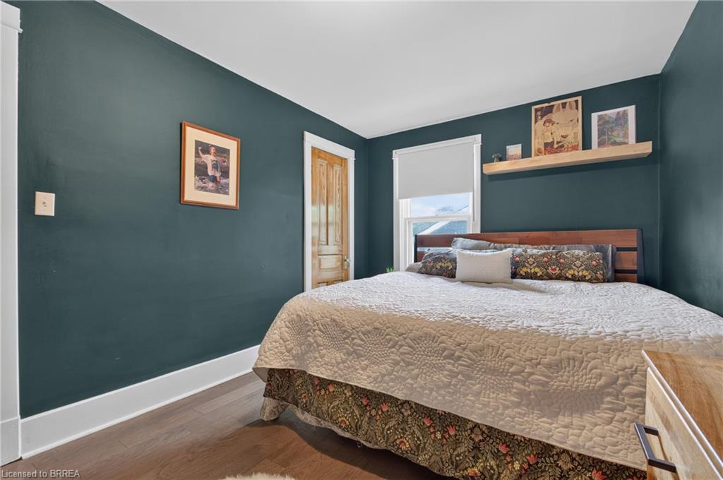 107 West River Street Property Photo 25