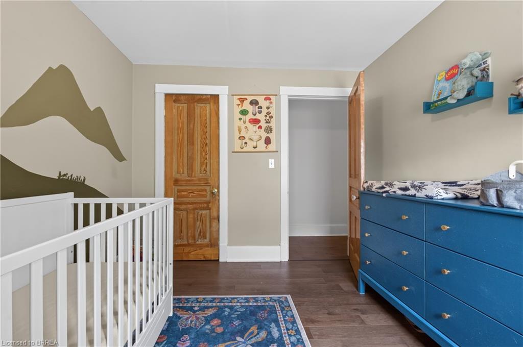 107 West River Street Property Photo 28