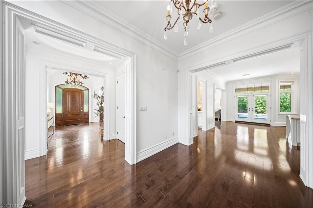 1098 Lakeshore Road W Property Photo 8