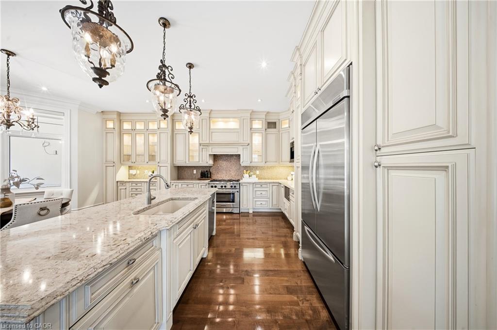 1098 Lakeshore Road W Property Photo 12