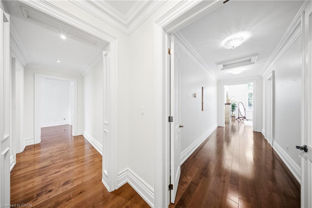 1098 Lakeshore Road W Property Photo 16