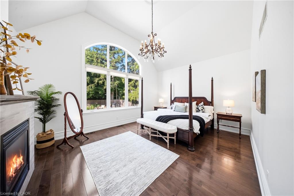 1098 Lakeshore Road W Property Photo 17