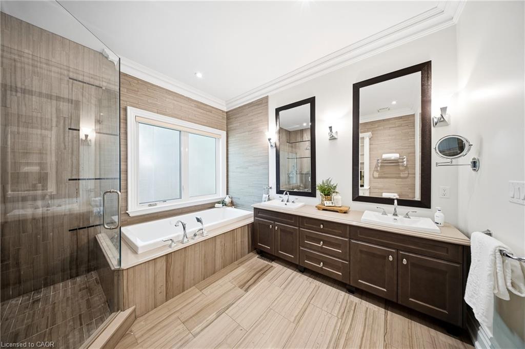 1098 Lakeshore Road W Property Photo 18