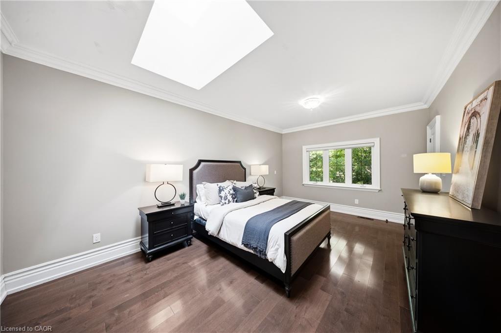 1098 Lakeshore Road W Property Photo 21