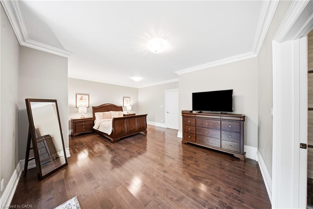 1098 Lakeshore Road W Property Photo 23