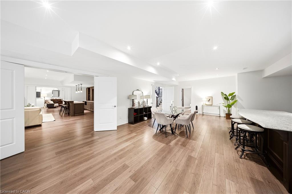 1098 Lakeshore Road W Property Photo 30