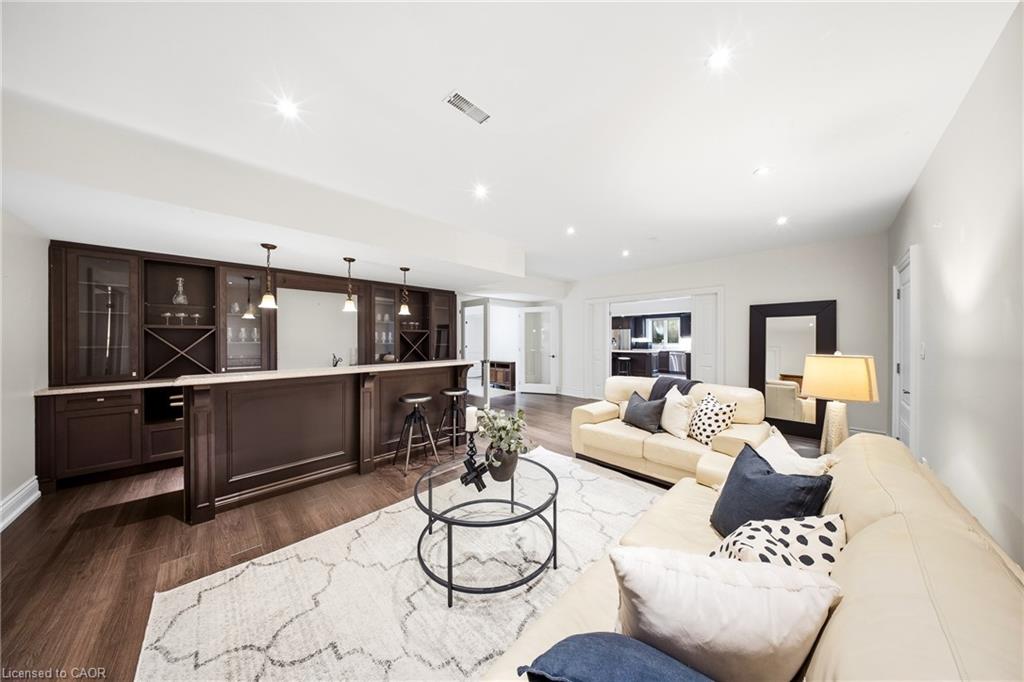 1098 Lakeshore Road W Property Photo 31