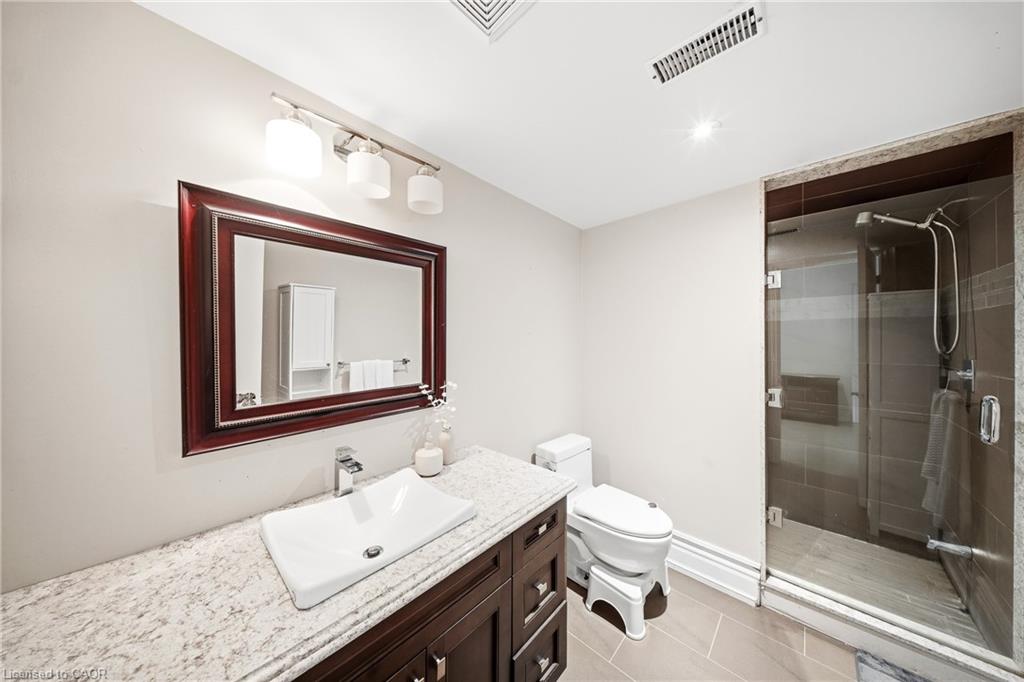 1098 Lakeshore Road W Property Photo 37