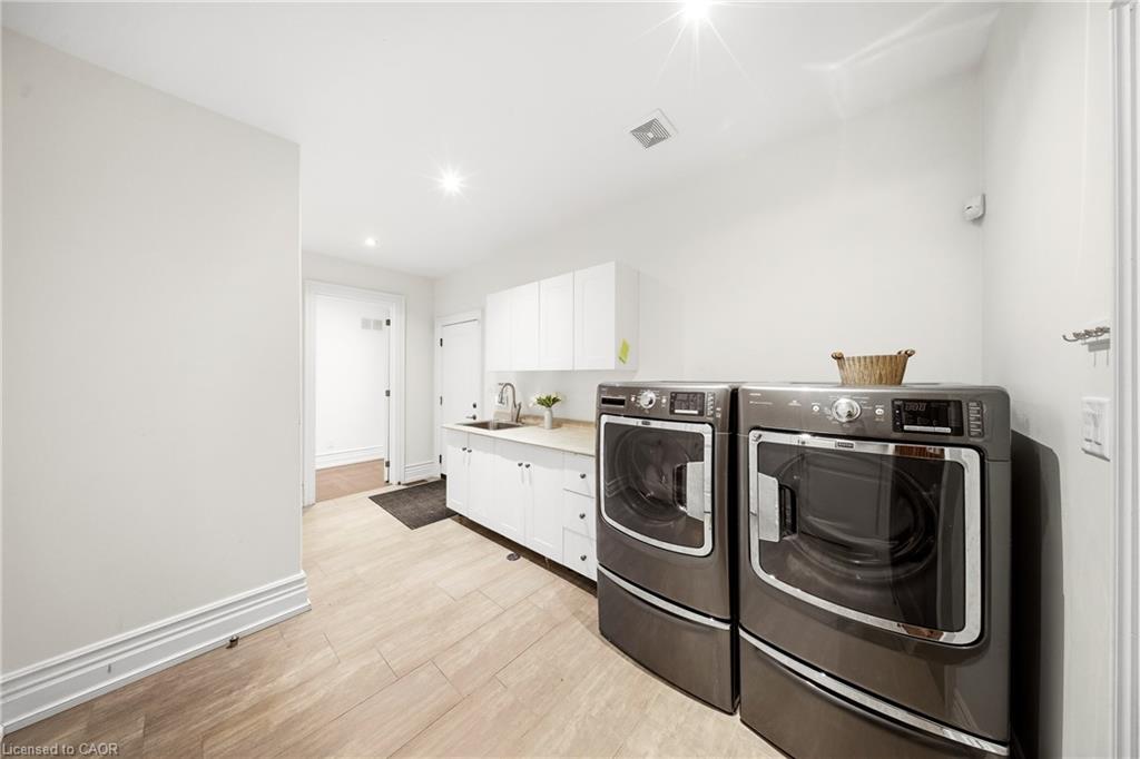 1098 Lakeshore Road W Property Photo 38