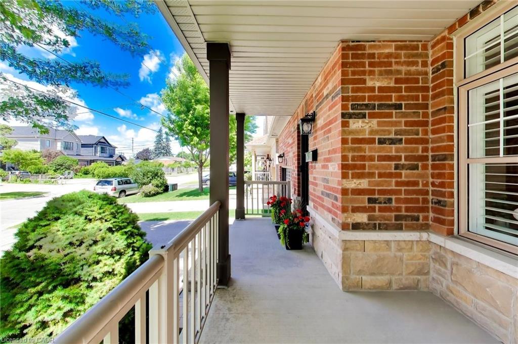 1613 Northmount Avenue Property Photo 3
