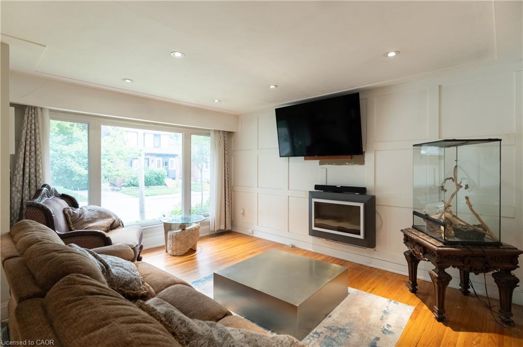 83 East 15th Street Property Photo 4