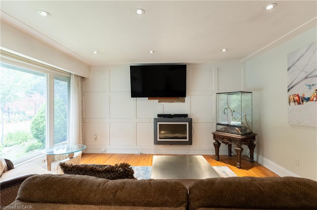 83 East 15th Street Property Photo 5
