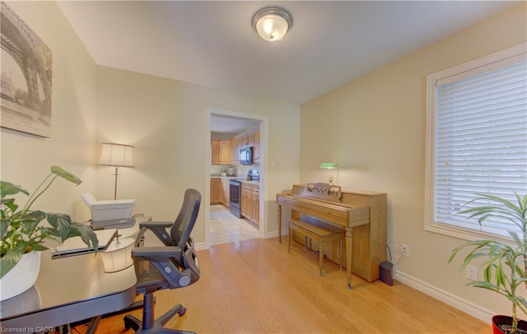 258 Laschinger Boulevard Property Photo 8