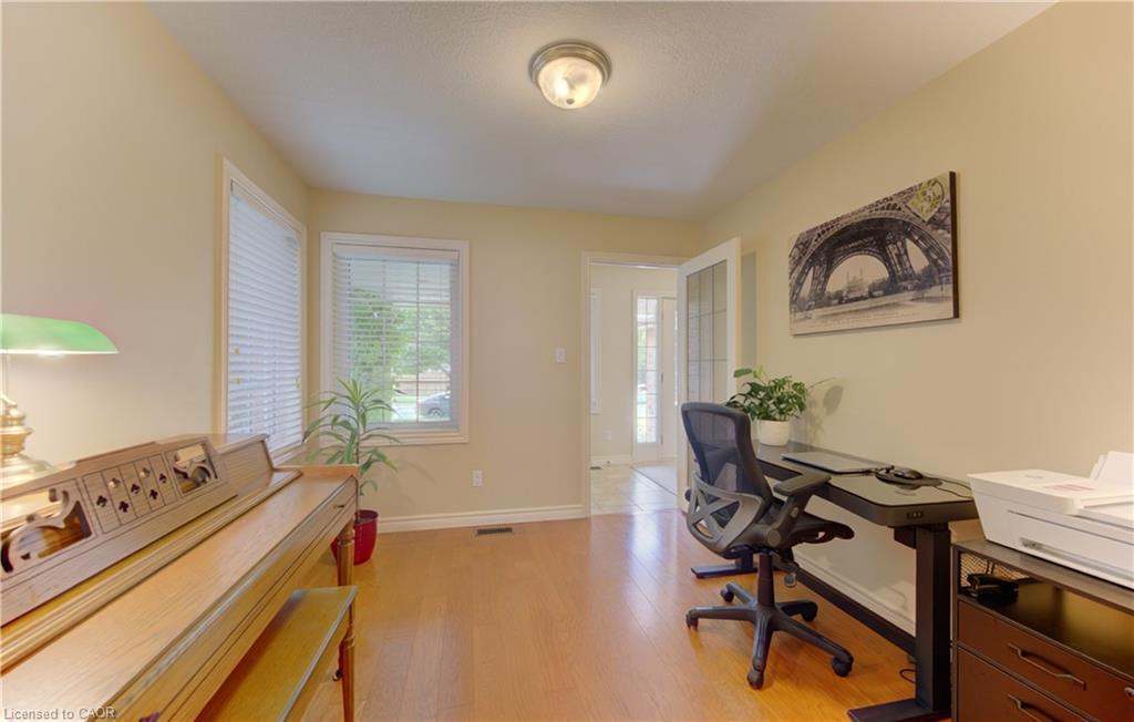 258 Laschinger Boulevard Property Photo 9