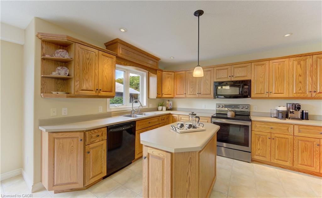 258 Laschinger Boulevard Property Photo 12