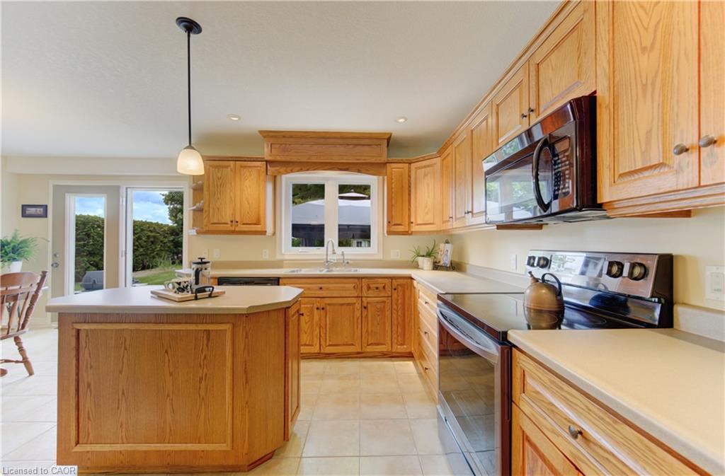 258 Laschinger Boulevard Property Photo 15