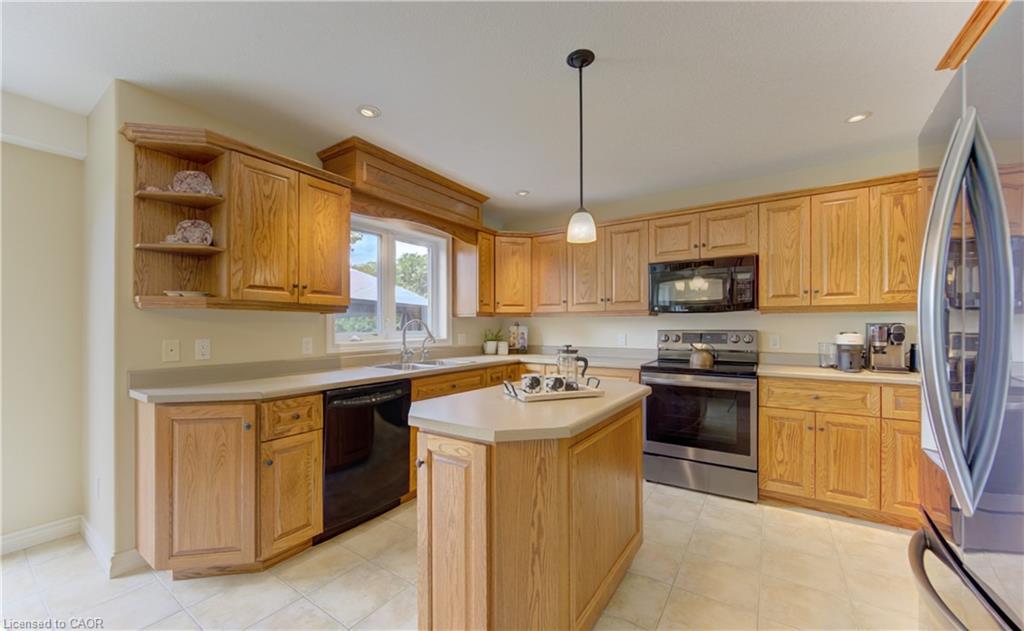 258 Laschinger Boulevard Property Photo 16