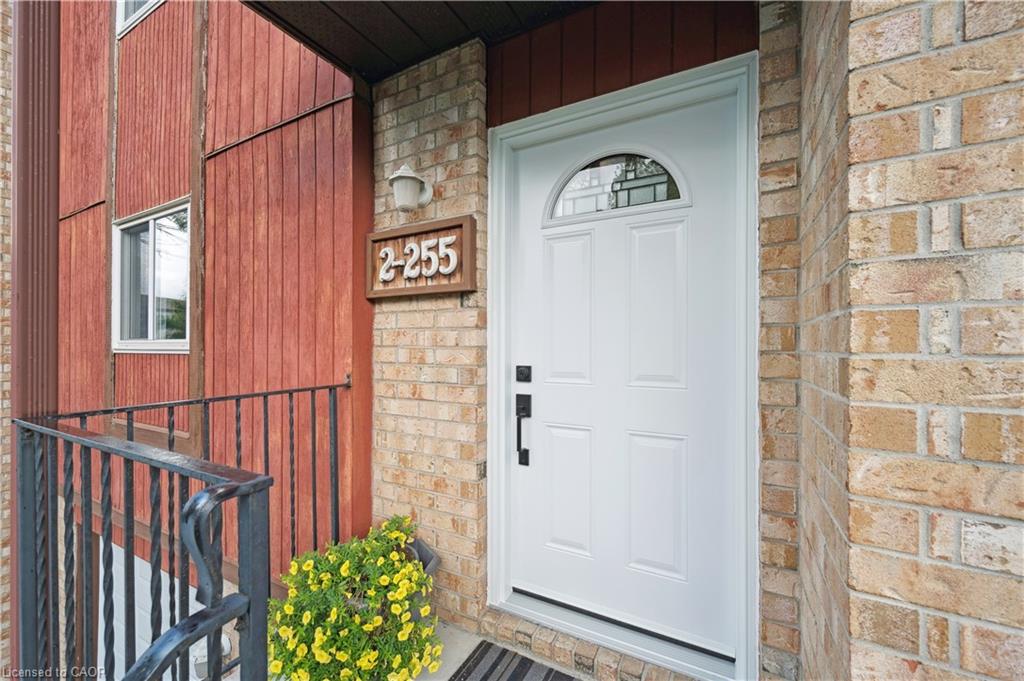 2-255 Camelot Court Property Photo 4