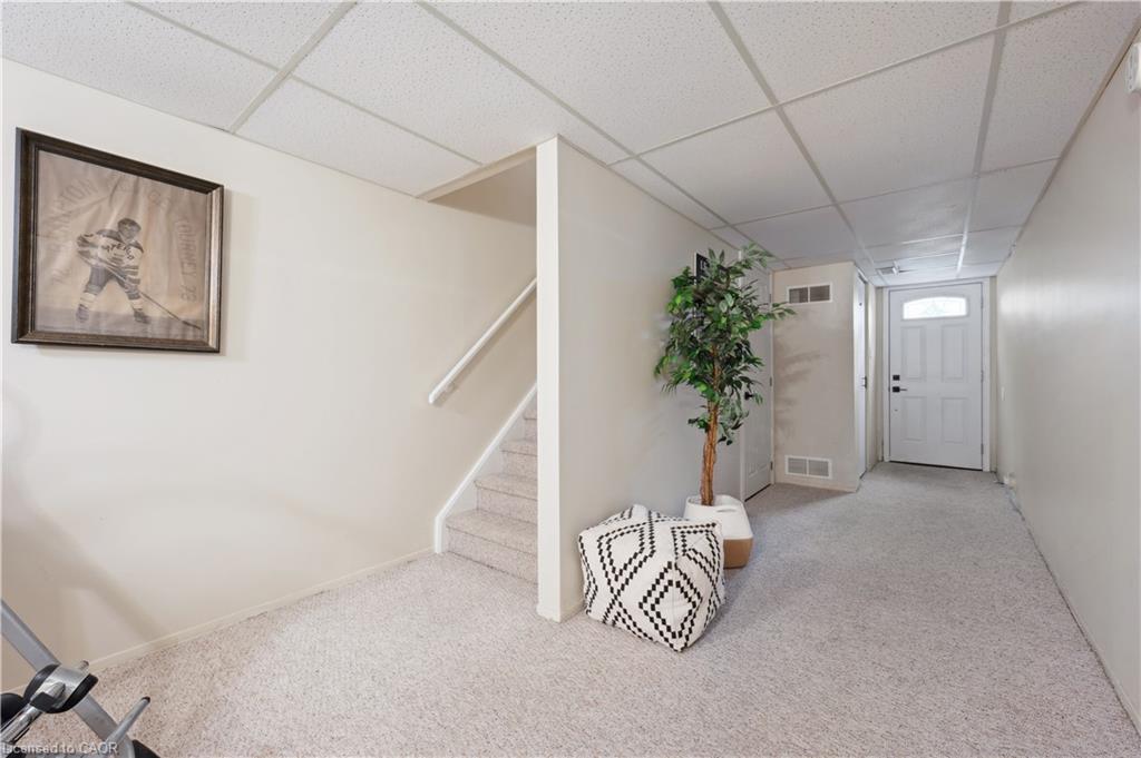 2-255 Camelot Court Property Photo 32