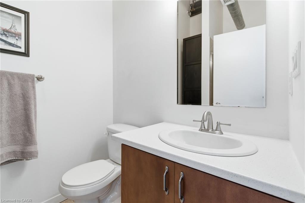 203-85 Spruce Street N Property Photo 24