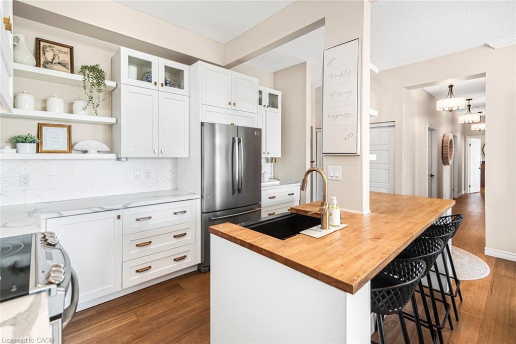 311-262 Dundas Street E Property Photo 1