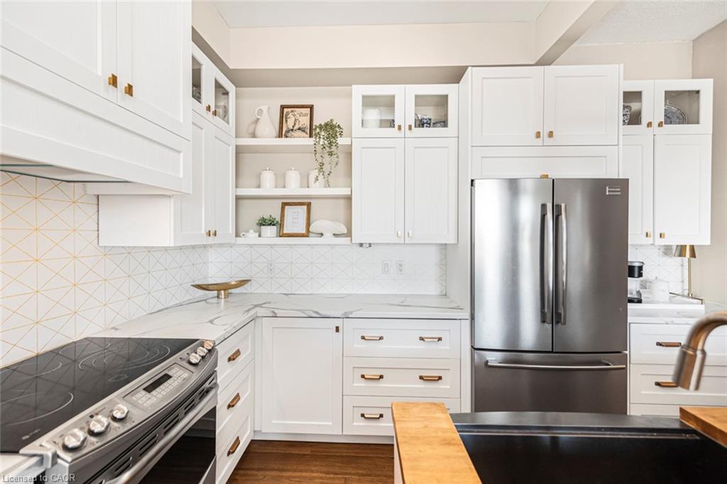 311-262 Dundas Street E Property Photo 11