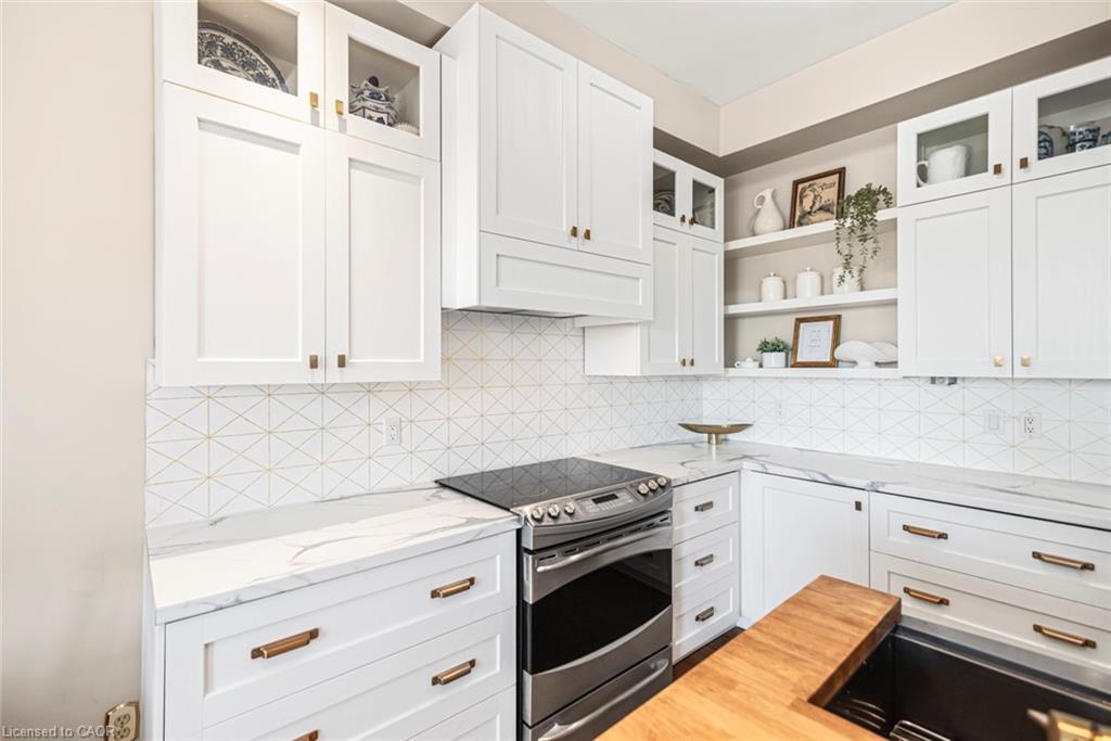 311-262 Dundas Street E Property Photo 12