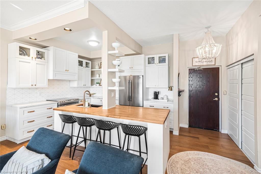 311-262 Dundas Street E Property Photo 16