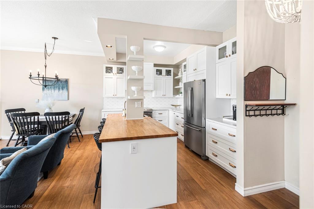 311-262 Dundas Street E Property Photo 17