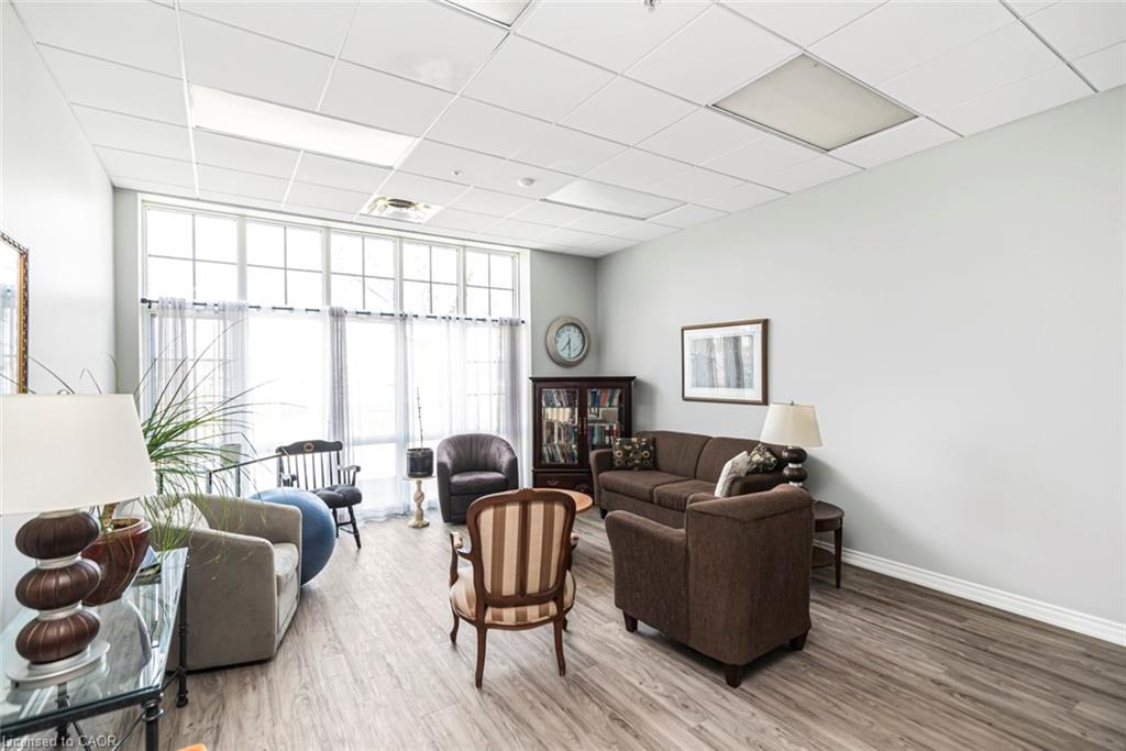 311-262 Dundas Street E Property Photo 35
