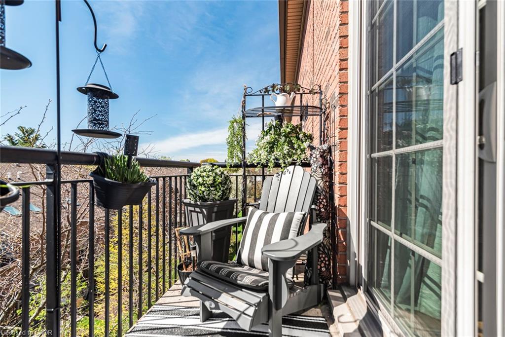 311-262 Dundas Street E Property Photo 38