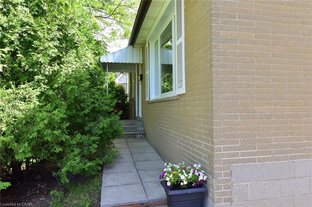 107 West 32nd Street Property Photo 4