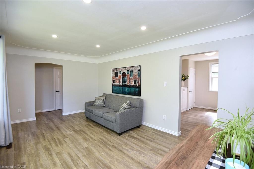 107 West 32nd Street Property Photo 8