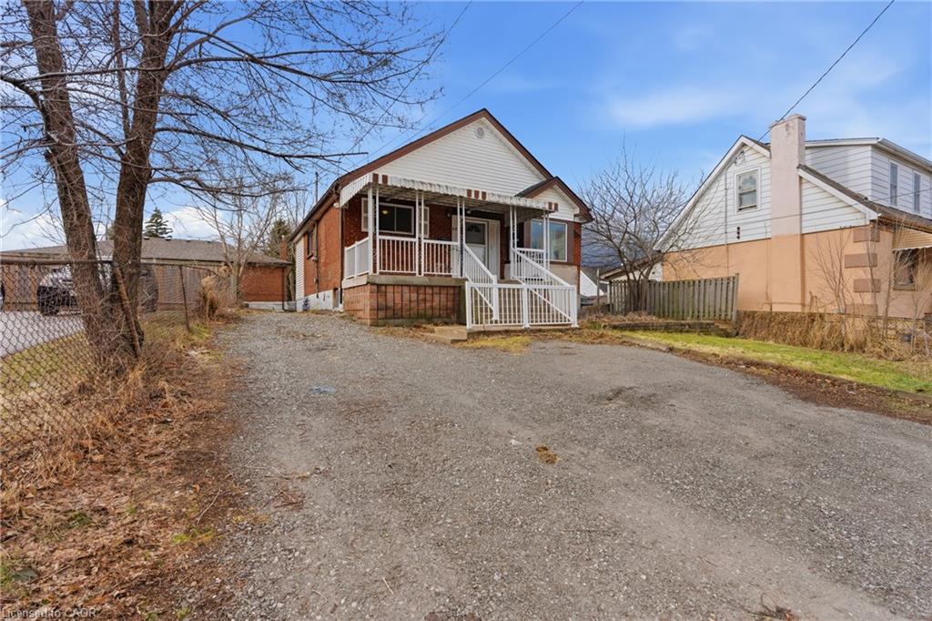 880 Lawrence Road Property Photo 2