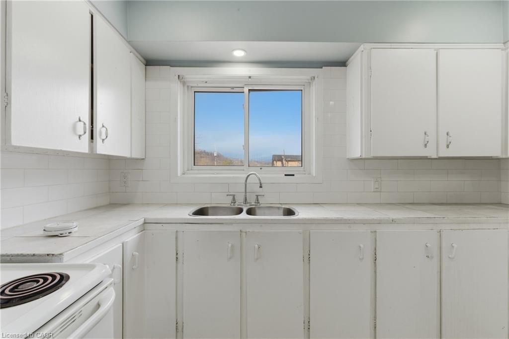 880 Lawrence Road Property Photo 20