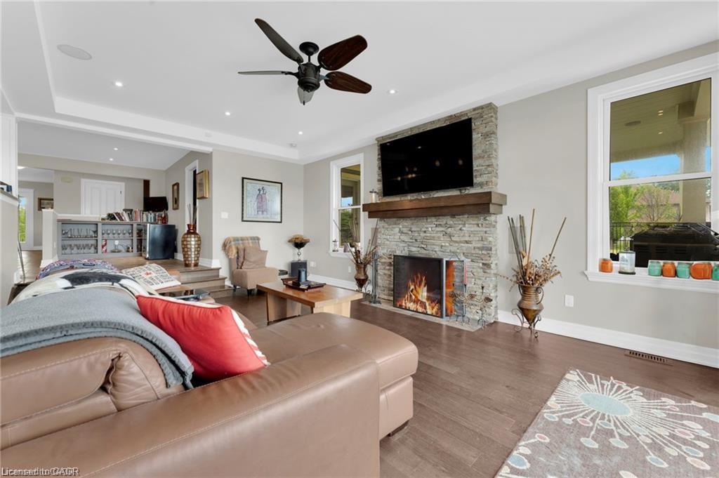 915 Queenston Road Property Photo 24