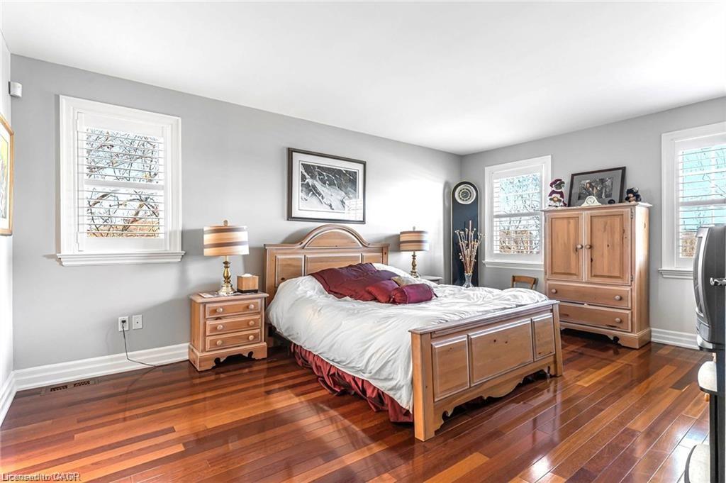 915 Queenston Road Property Photo 34