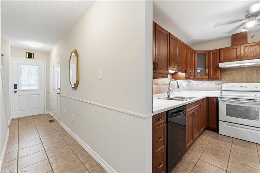 27-1396 Upper Ottawa Street Property Photo 3